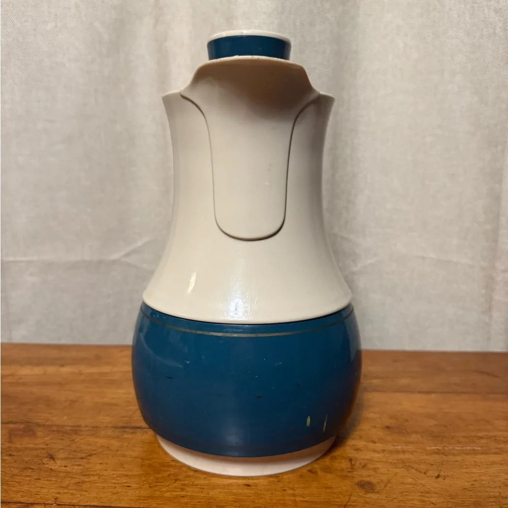 Vintage Thermos Pitcher #570 Plastic&Insulated Glass- Hot/Cold - Twist Off Lid
